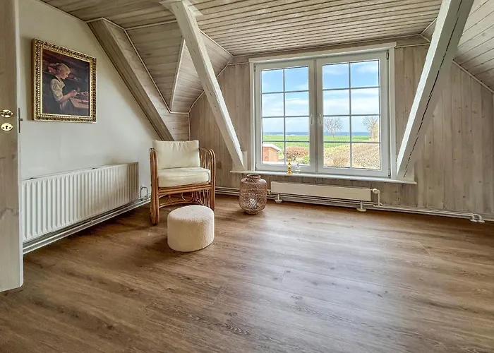 Lovely In With House Sea View